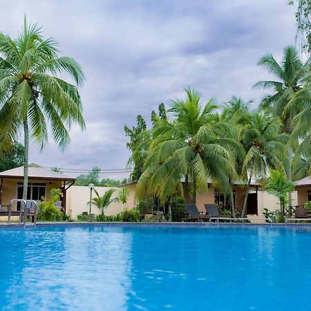 Langkah Syabas Beach Resort Kinarut Extérieur photo